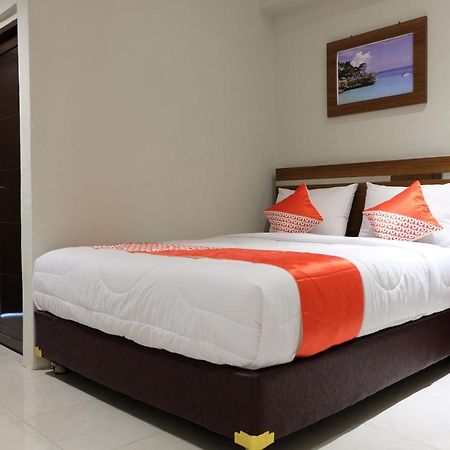 Hotel Super Oyo 2756 Anata Makassar Exterior foto