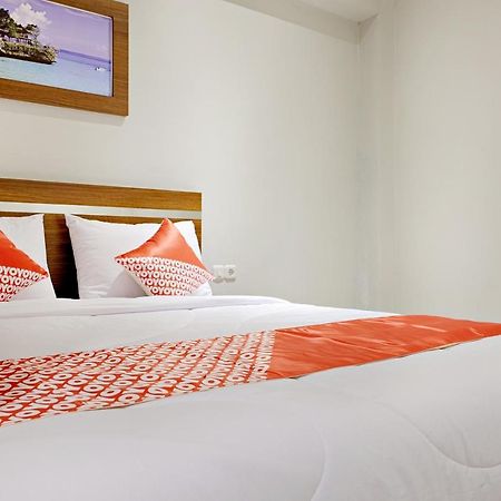 Hotel Super Oyo 2756 Anata Makassar Exterior foto