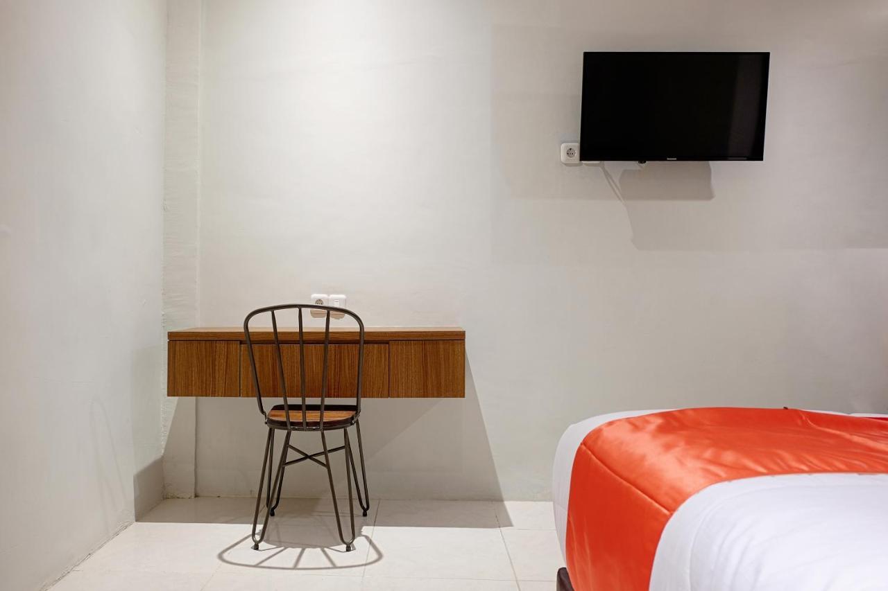 Hotel Super Oyo 2756 Anata Makassar Exterior foto
