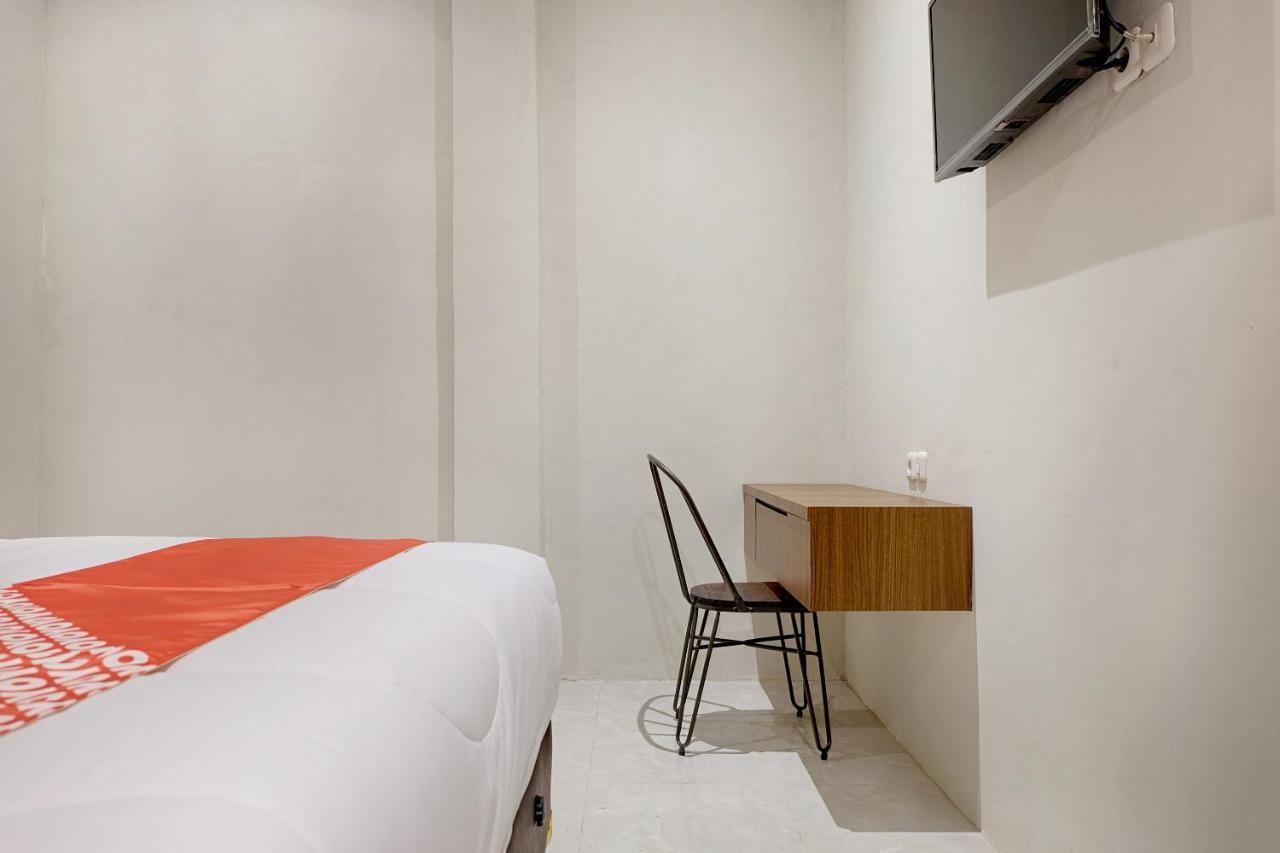 Hotel Super Oyo 2756 Anata Makassar Exterior foto