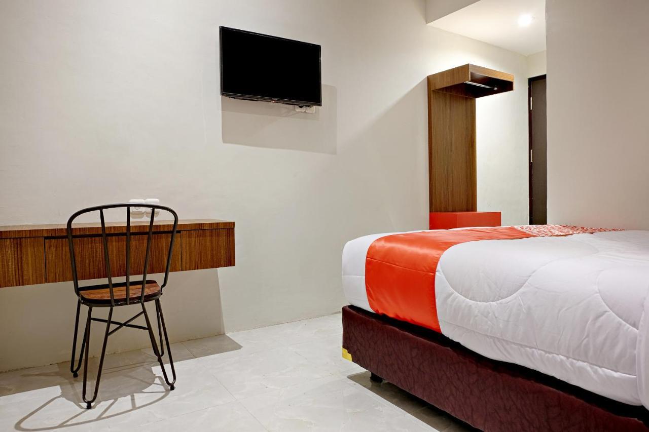 Hotel Super Oyo 2756 Anata Makassar Exterior foto